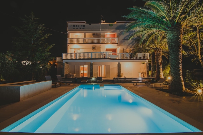 Imagen general del Hotel Pool Apartments Galeb. Foto 1