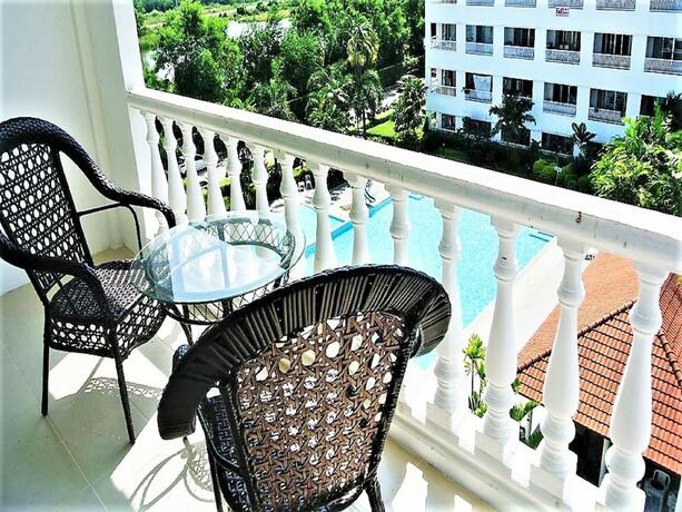 Imagen general del Hotel Pool View Apartment. Foto 3