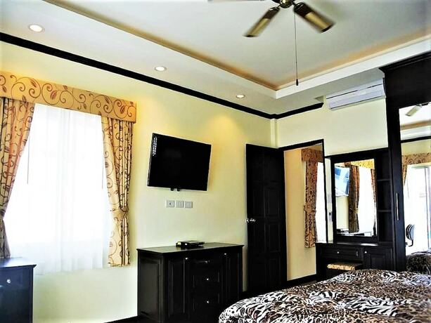 Imagen general del Hotel Pool View Apartment. Foto 11