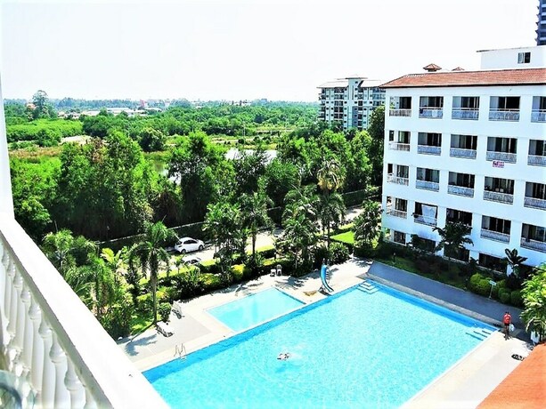 Imagen general del Hotel Pool View Apartment. Foto 12