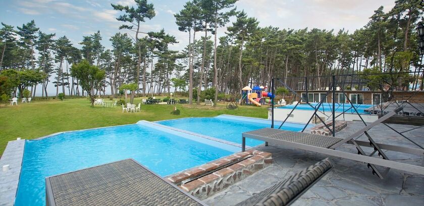 Imagen de la habitación del Hotel Pool Villa Linderburg. Foto 18