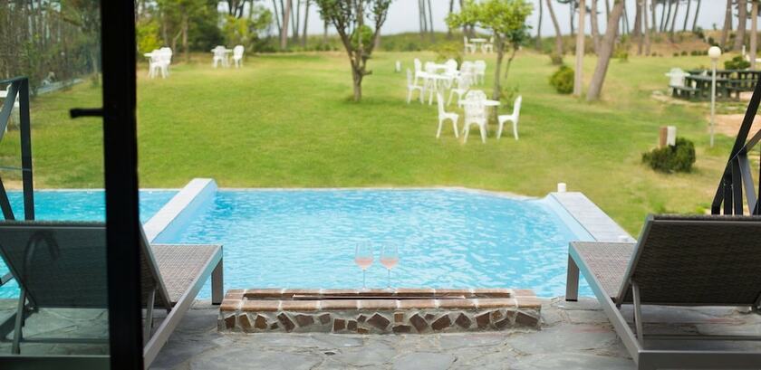 Imagen de la habitación del Hotel Pool Villa Linderburg. Foto 19