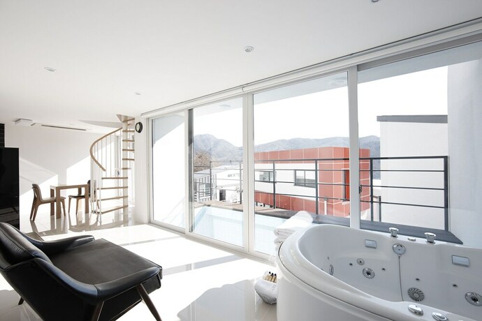 Imagen de la habitación del Hotel Pool Villa Shiny River. Foto 18