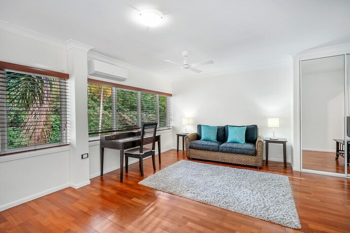 Imagen de los interiores del Hotel Poolside Apt In Alamanda Beachfront 77. Foto 24