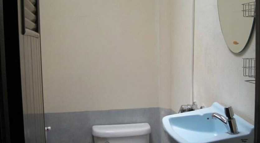 Imagen de la habitación del Hotel Pooltrap Village Bungalow. Foto 13