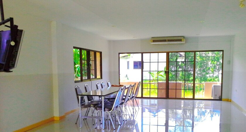 Imagen de los interiores del Hotel Poolvilla Chiangmai. Foto 38