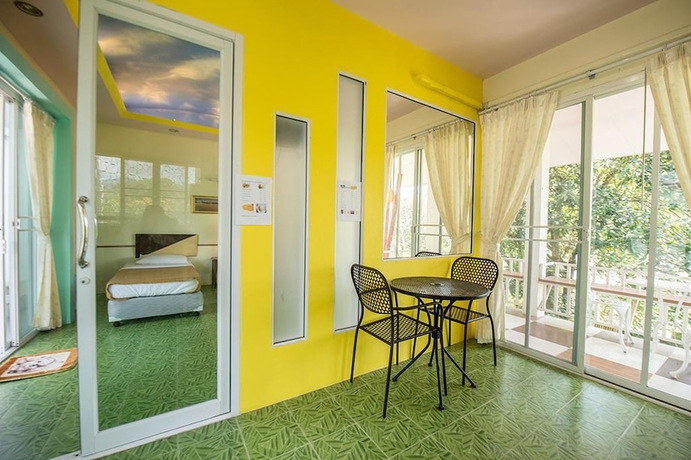 Imagen de la habitación del Hotel Poomvarin Resort. Foto 13