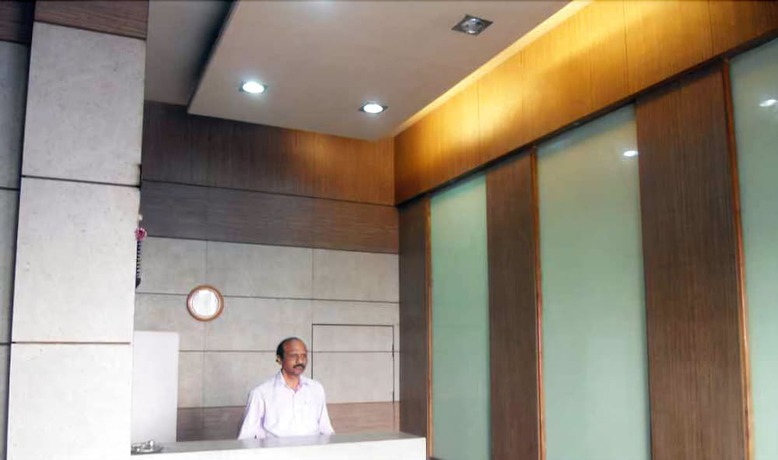 Imagen de los interiores del Hotel Poonam. Foto 20