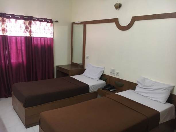 Imagen de la habitación del Hotel Poonam. Foto 9