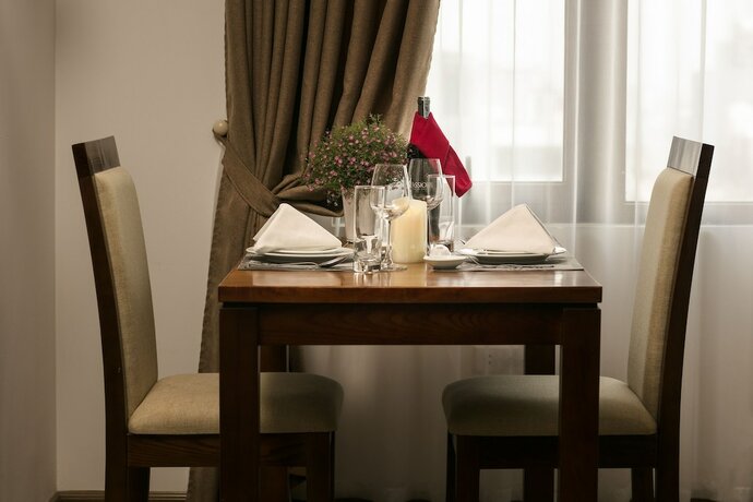 Imagen general del Hotel Poonsa Duy Tan and Serviced Apartment. Foto 7
