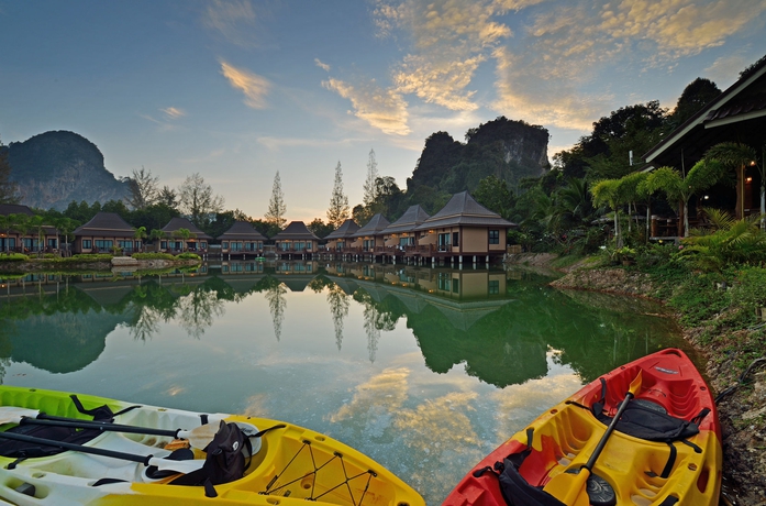 Imagen de los interiores del Hotel Poonsiri Resort. Foto 10