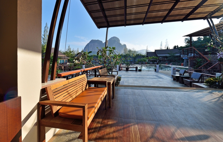 Imagen de los exteriores del Hotel Poonsiri Resort. Foto 8