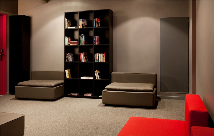 Imagen de los interiores del Hotel Pop. Foto 12