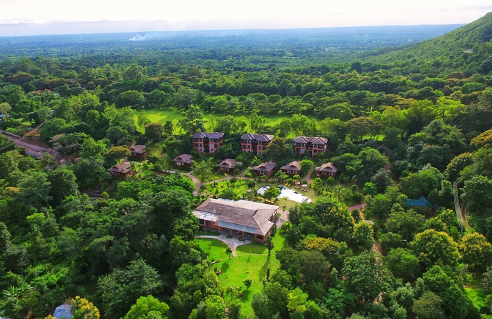 Imagen de los exteriores del Hotel Popa Garden Resort. Foto 11