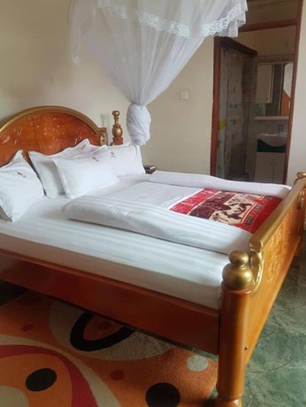 Imagen de la habitación del Hotel Pope Paul V1 Memorial. Foto 9