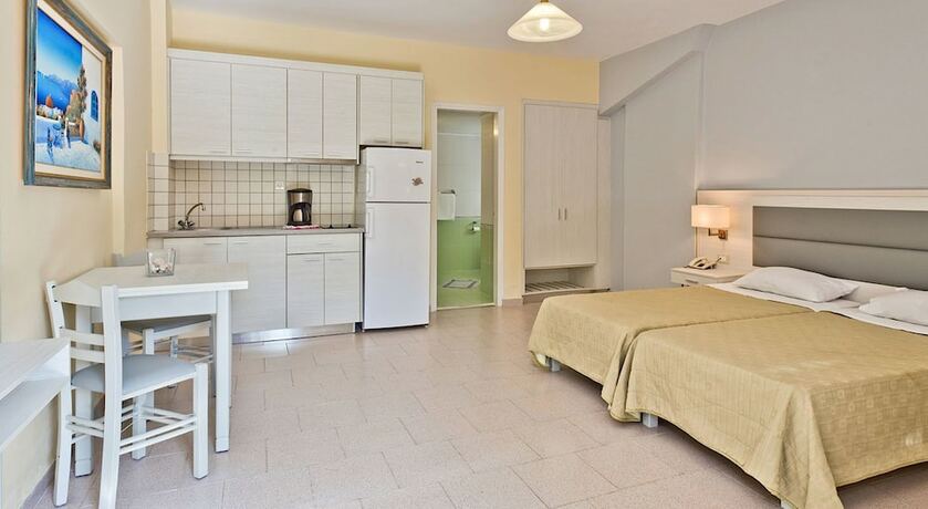 Imagen de la habitación del Hotel Popi Studios. Foto 19