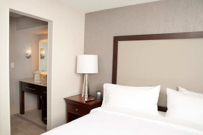 Imagen de la habitación del Hotel Poplar Inn and Suites. Foto 3