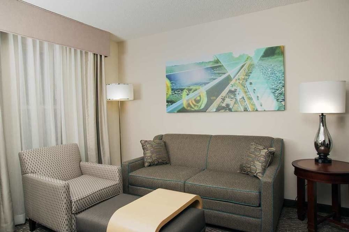 Imagen de los interiores del Hotel Poplar Inn and Suites. Foto 12