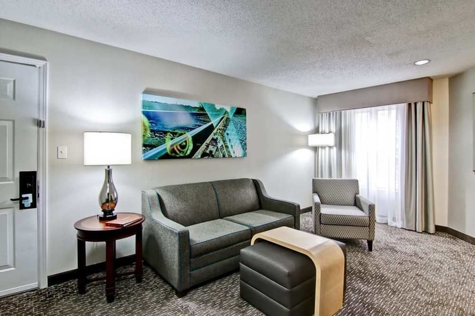 Imagen de los interiores del Hotel Poplar Inn and Suites. Foto 13