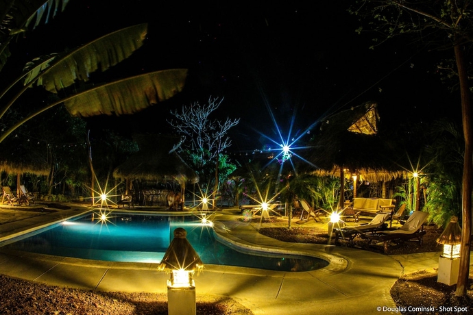 Imagen de la piscina del Hotel Popoyo. Foto 17