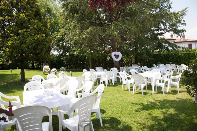 Imagen de los exteriores del Hotel Poppi. Foto 9