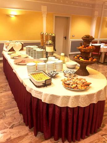 Imagen del bar/restaurante del Hotel Poppi. Foto 3