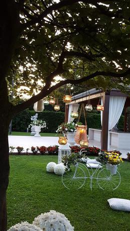 Imagen de los exteriores del Hotel Poppi. Foto 11