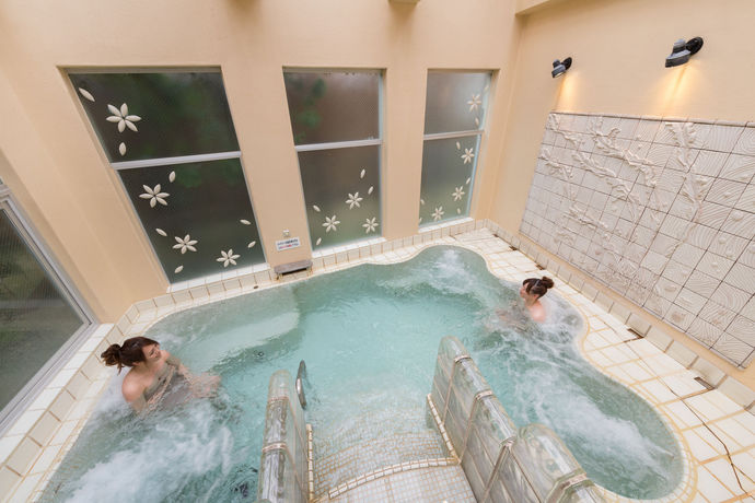 Imagen del bar/restaurante del Hotel Poppy Springs Resort And Spa. Foto 3