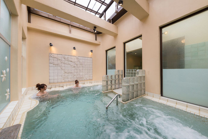 Imagen del bar/restaurante del Hotel Poppy Springs Resort And Spa. Foto 5