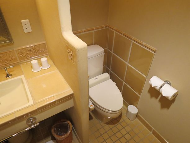 Imagen general del Hotel Poppy Springs Resort And Spa. Foto 2