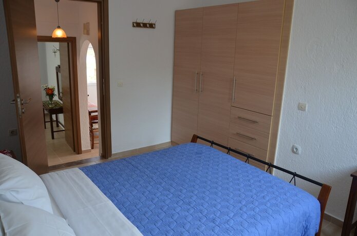Imagen de la habitación del Hotel Poppy Villas. Foto 17