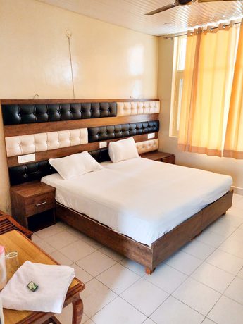 Imagen de la habitación del Hotel Pops and Restaurant. Foto 13