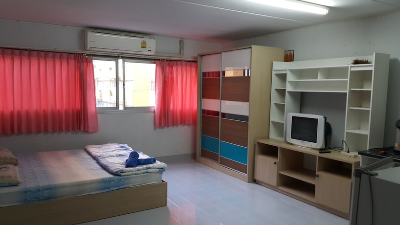 Imagen de la habitación del Hotel Popular Condo Muangthong Thani. Foto 7