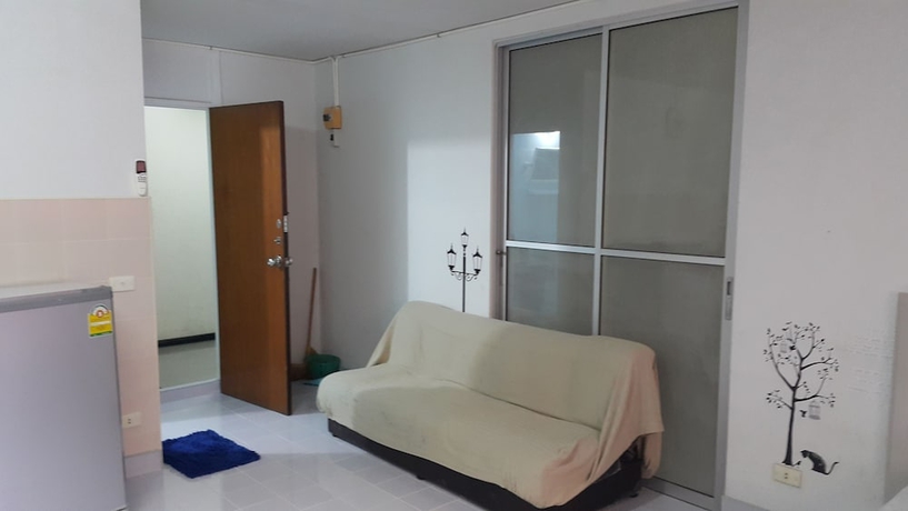 Imagen de la habitación del Hotel Popular Condo Muangthong Thani. Foto 8