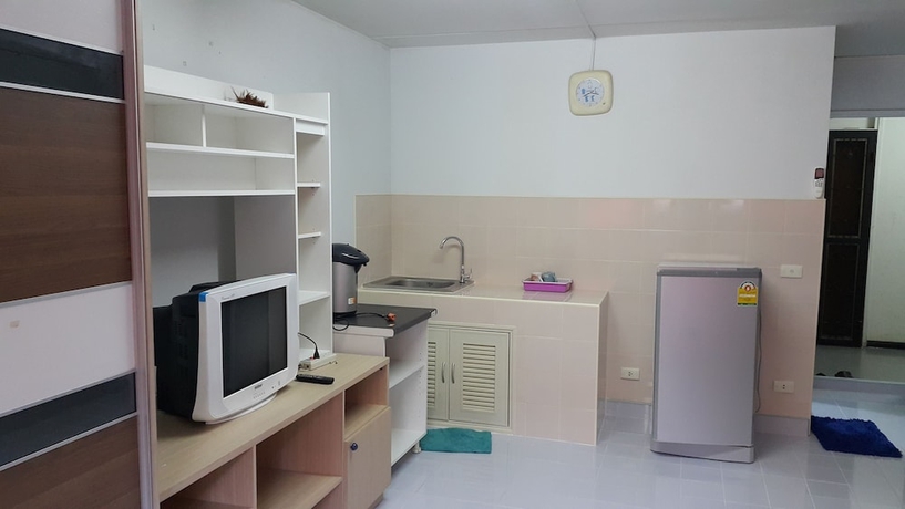 Imagen de la habitación del Hotel Popular Condo Muangthong Thani. Foto 14