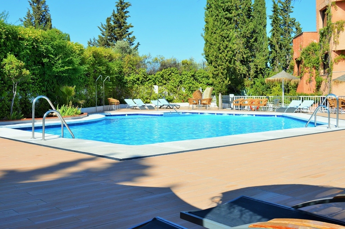 Imagen de la piscina del Hotel Porcel Alixares. Foto 15