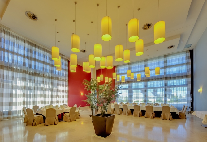 Imagen de los interiores del Hotel Porcel Avant. Foto 13