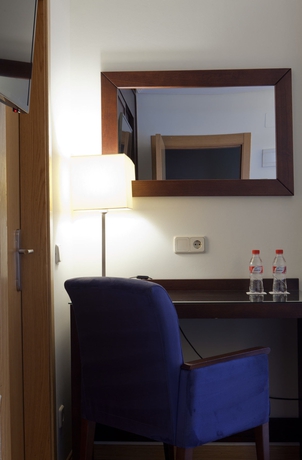 Imagen de la habitación del Hotel Porcel Ganivet. Foto 12