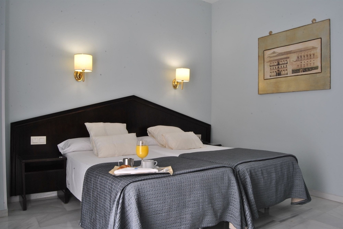 Imagen de la habitación del Hotel Porcel Navas. Foto 9