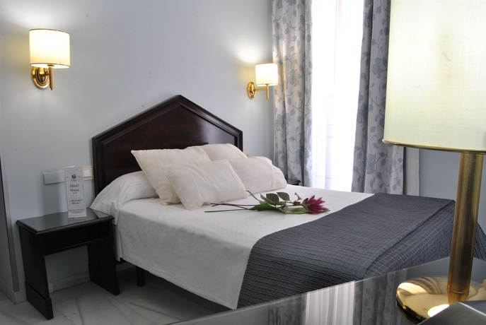 Imagen de la habitación del Hotel Porcel Navas. Foto 12