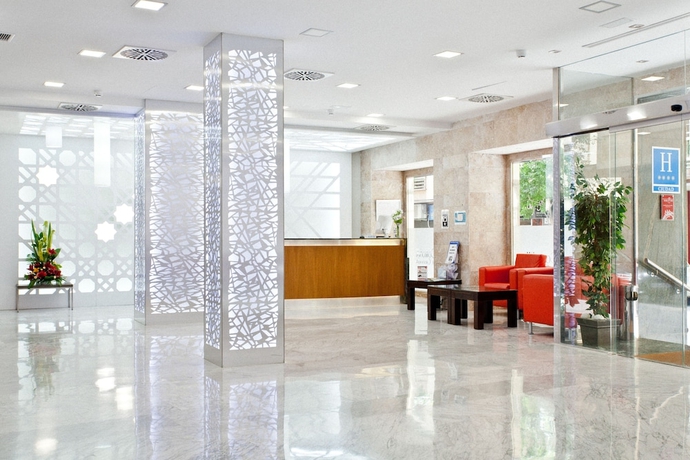 Imagen de los interiores del Hotel Porcel Sabica. Foto 17