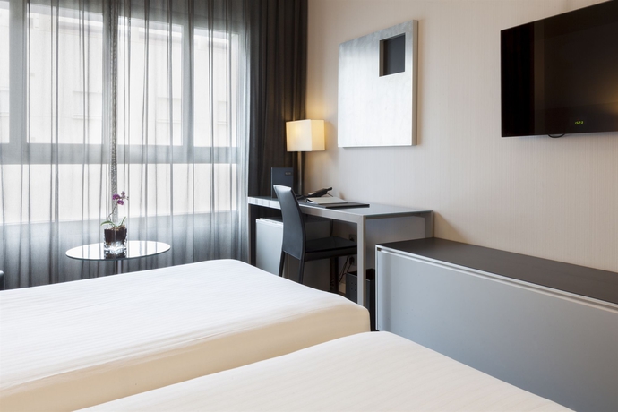 Imagen de la habitación del Hotel Porcel Torneo. Foto 10