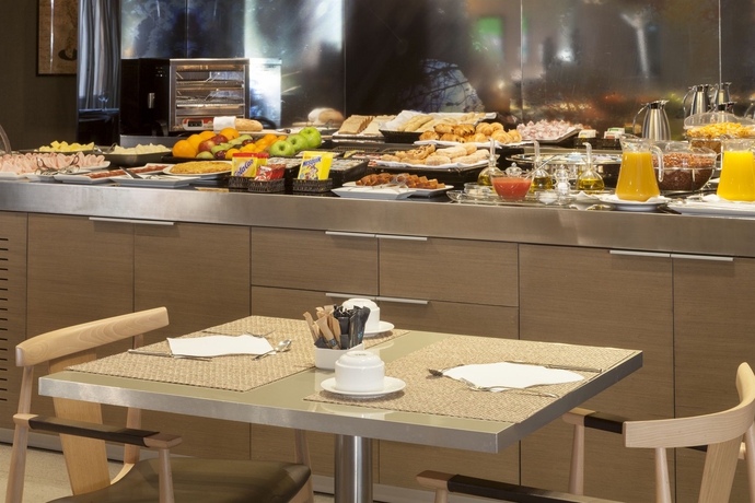 Imagen del bar/restaurante del Hotel Porcel Torneo. Foto 9