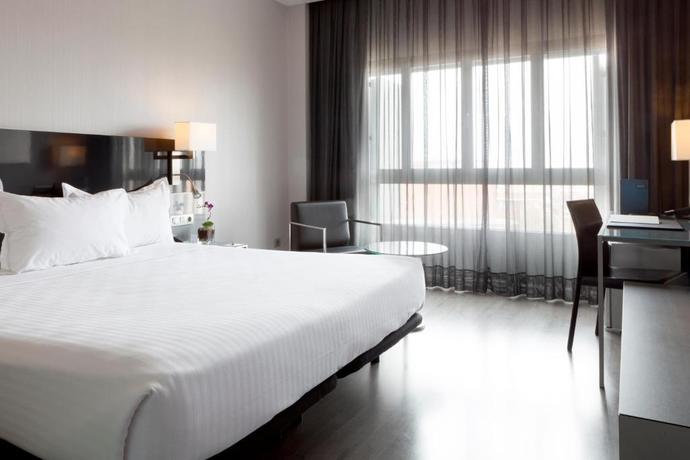 Imagen de la habitación del Hotel Porcel Torneo. Foto 7