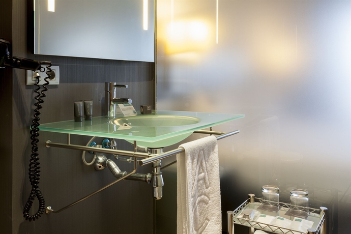 Imagen de la habitación del Hotel Porcel Torneo. Foto 12