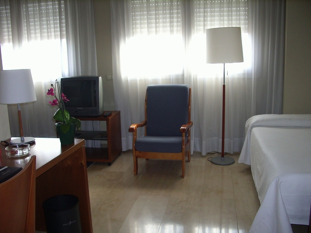 Imagen de la habitación del Hotel Porcel Torre Garden. Foto 9