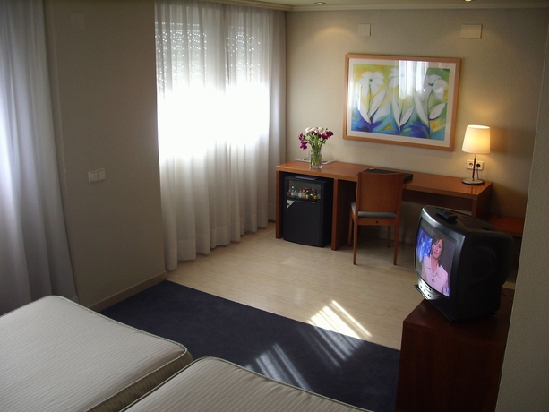 Imagen de la habitación del Hotel Porcel Torre Garden. Foto 10