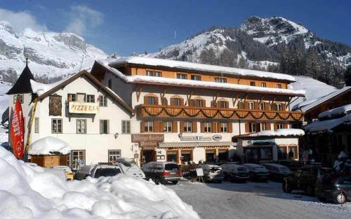 Imagen general del Hotel Pordoi - Fam Furgler. Foto 3