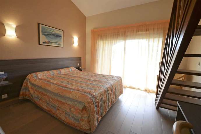 Imagen de la habitación del Hotel Poretta. Foto 4