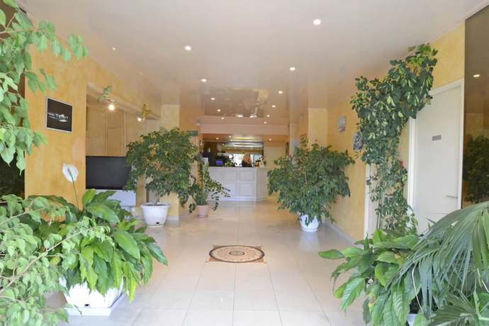 Imagen de los interiores del Hotel Poretta. Foto 19
